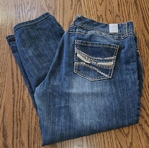 Maurices 15/16 cropped jeans with stretch